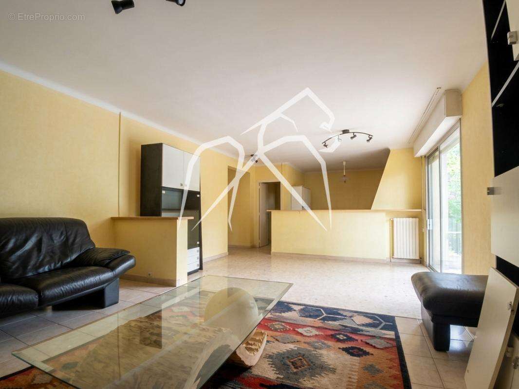 Rare à Montpellier Aiguerelles  Maison 8 pièces 230 m² avec piscine et terrain de 1 100 m²  fort potentiel – nombreux aménagemen - photo 11