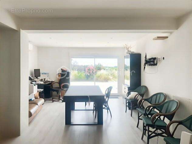Villa de 255m², 3 chambres, garage, atelier, sur 2254m² de terrain - photo 18