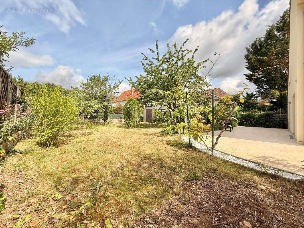 Maison familiale de 195 m² avec T2 indépendant – Calme et potentiel locatif - photo 27