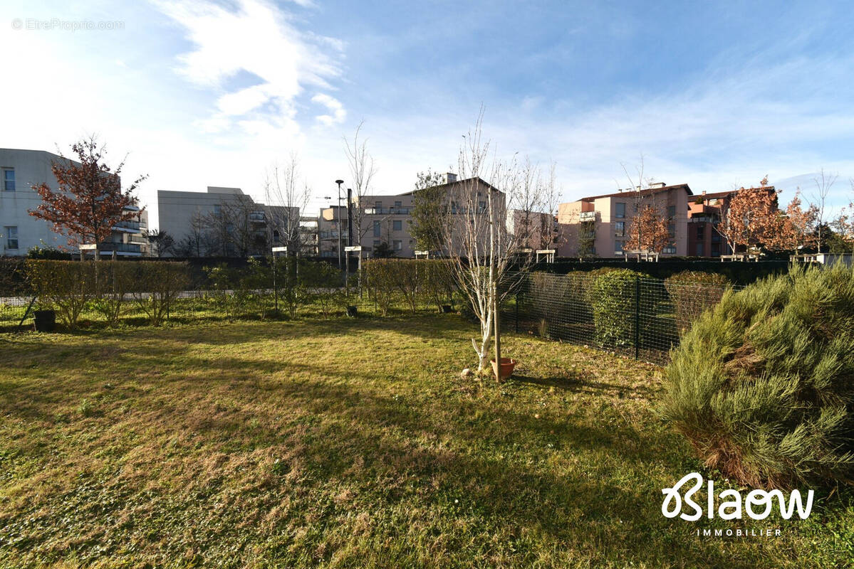 Appartement à MEYZIEU