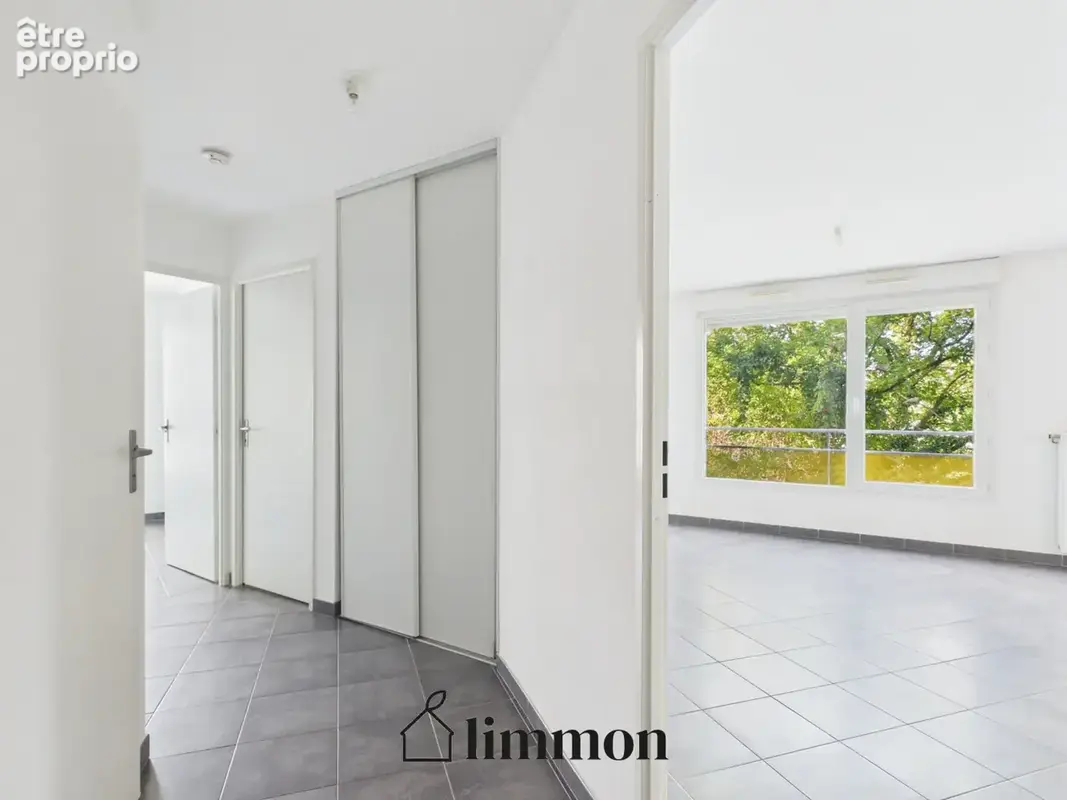Appartement 3 pièces 59 m² à vendre à Venissieux (69200) - photo 2