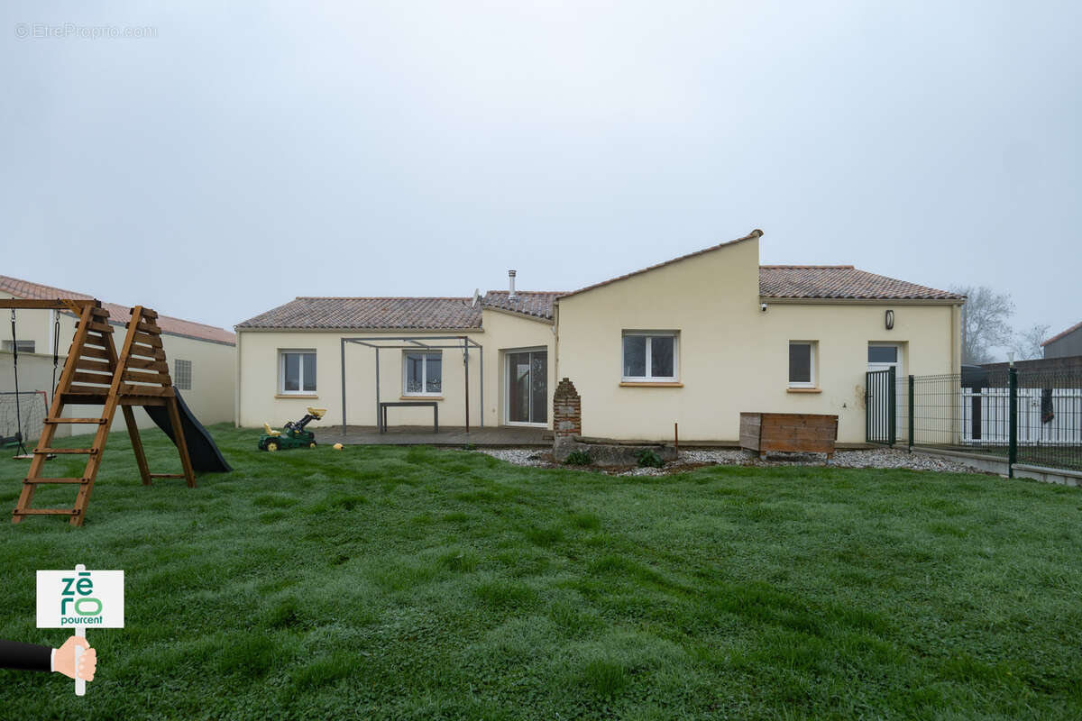 Maison à LE BERNARD