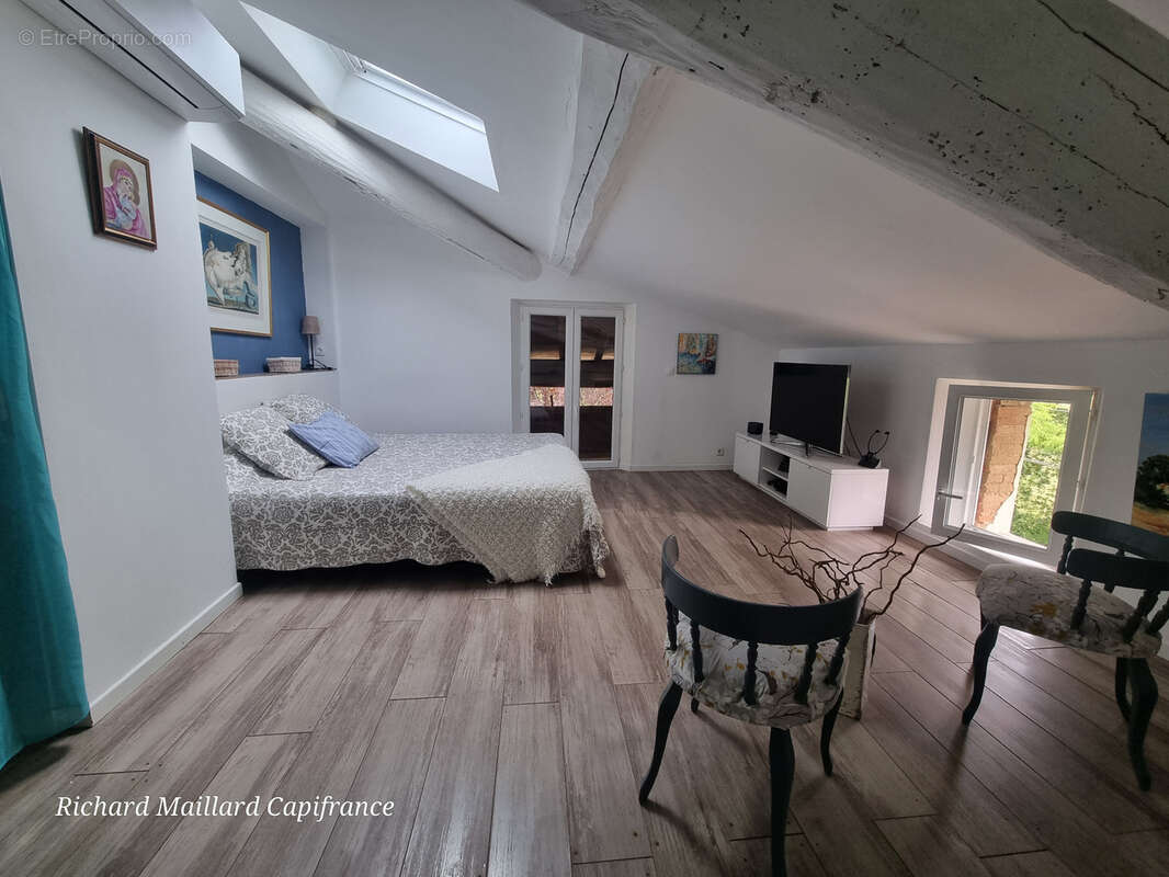 Maison de caractère de 1889, entièrement rénovée, sur un terrain arboré de 2 450 m² - Finhan (82) - photo 12