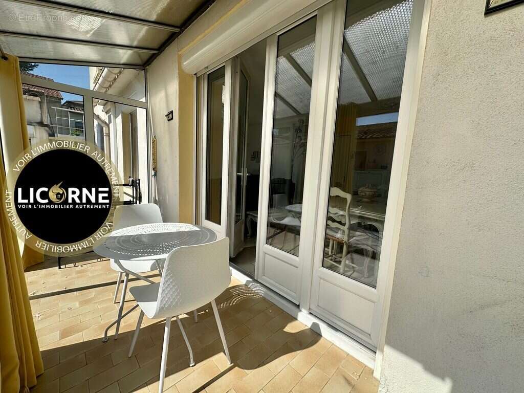 Maison à LE PUY-SAINTE-REPARADE