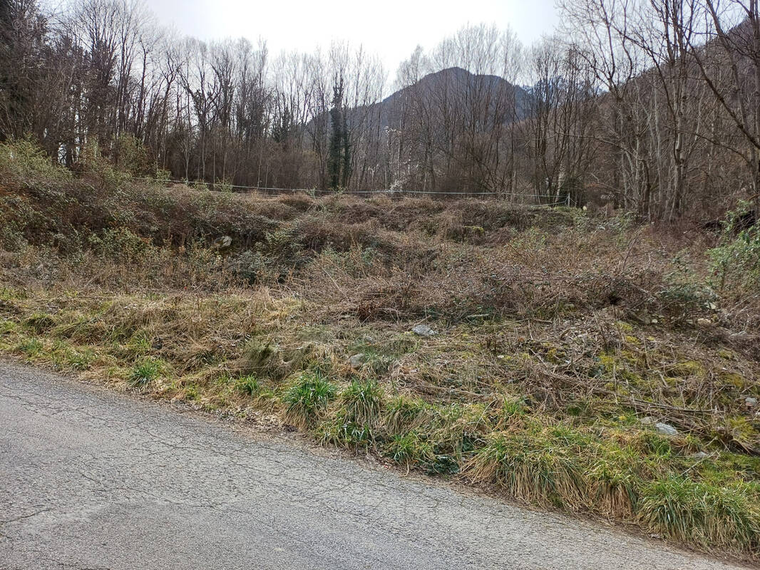 Terrain à SAINT-REMY-DE-MAURIENNE