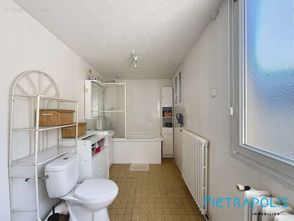 Maison à SAIL-SOUS-COUZAN