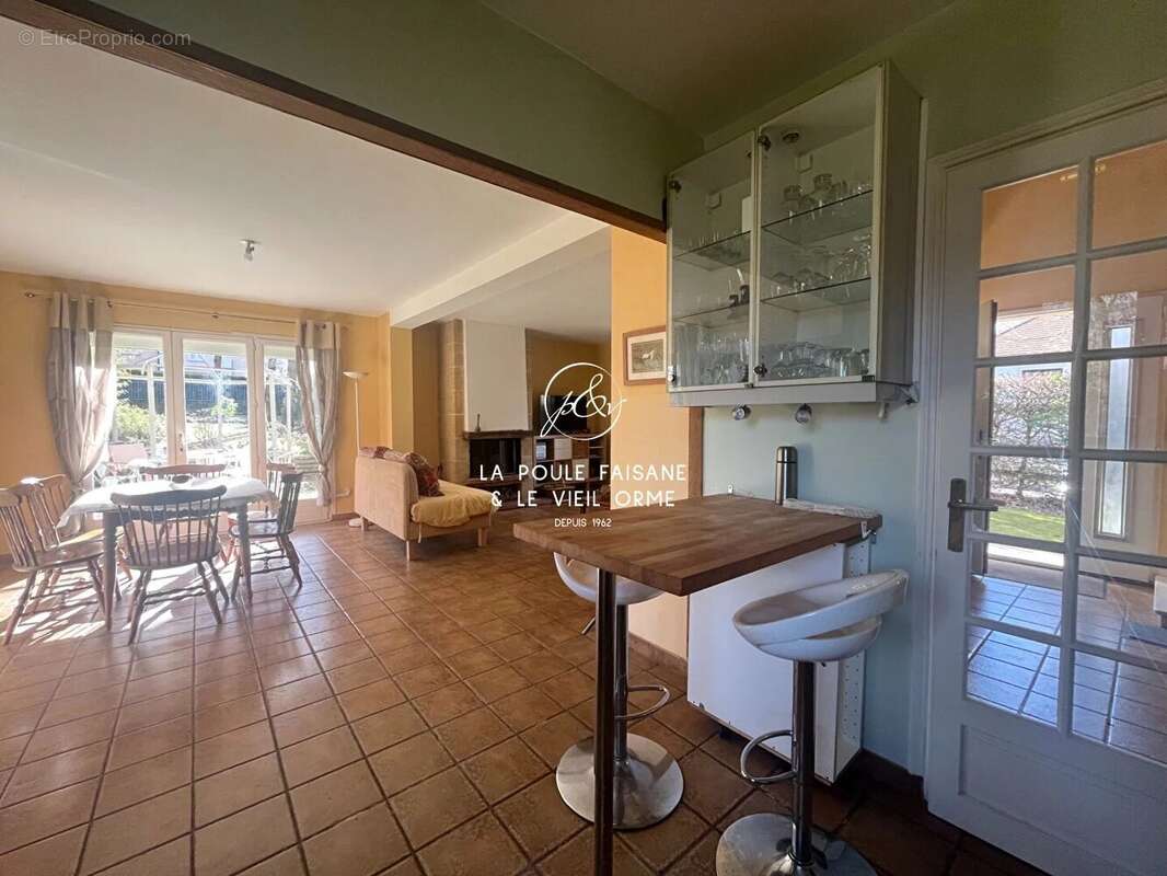 Maison à SAINT-LEGER-EN-YVELINES