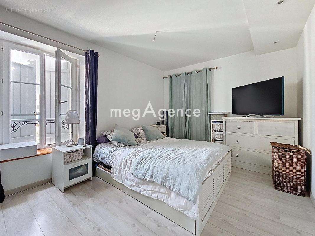 Maison à BOUAFLE