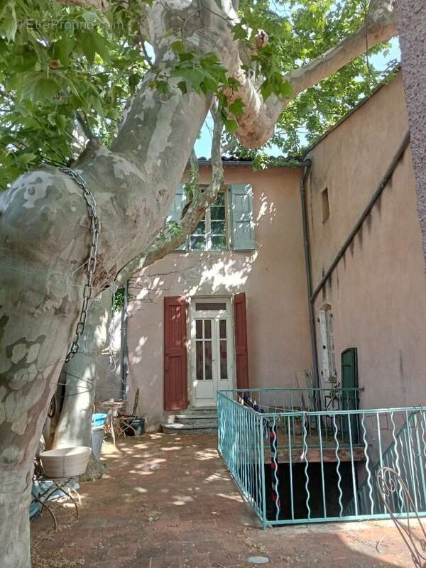 Maison à DURFORT-ET-SAINT-MARTIN-DE-SOSSENAC