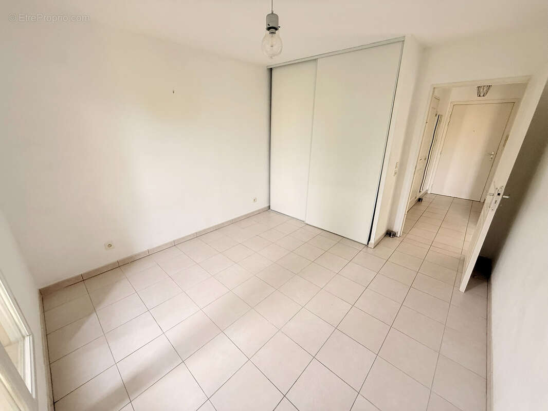 ANTIBES   T2 de 45 m2 avec terrasse Sud-Est et parking - photo 5