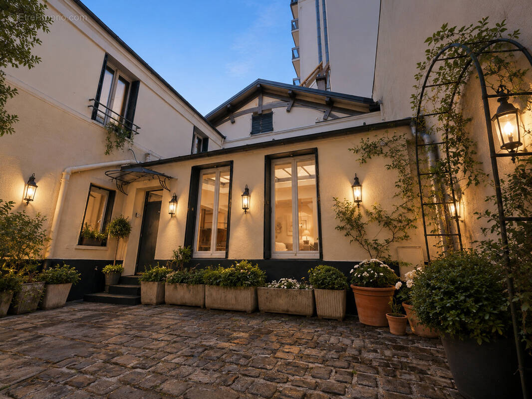 Maison à PARIS-14E