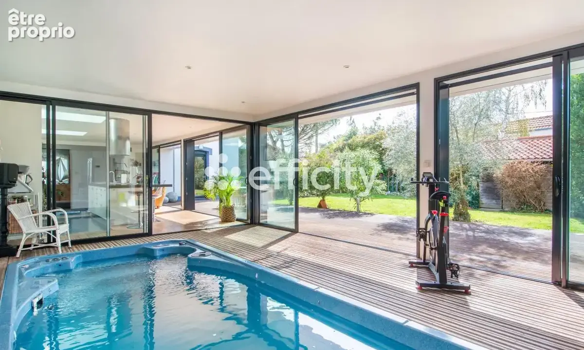 Maison 9 pièces 260 m² à vendre à Saint-Sebastien-Sur-Loire (44230) - photo 2
