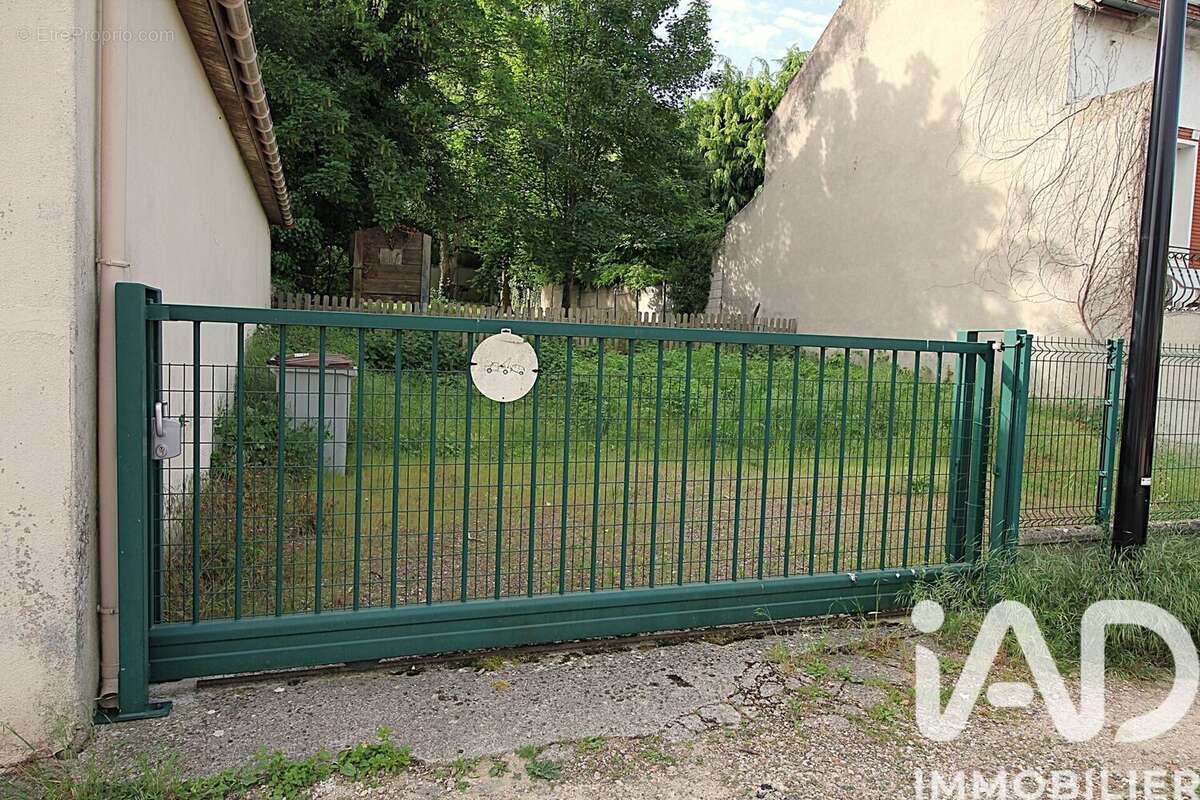 Photo 2 - Terrain à VILLECRESNES