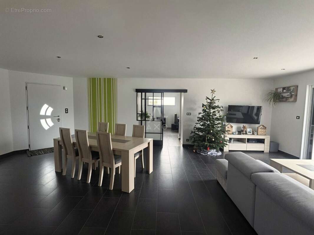 Maison à SAINTE-CECILE