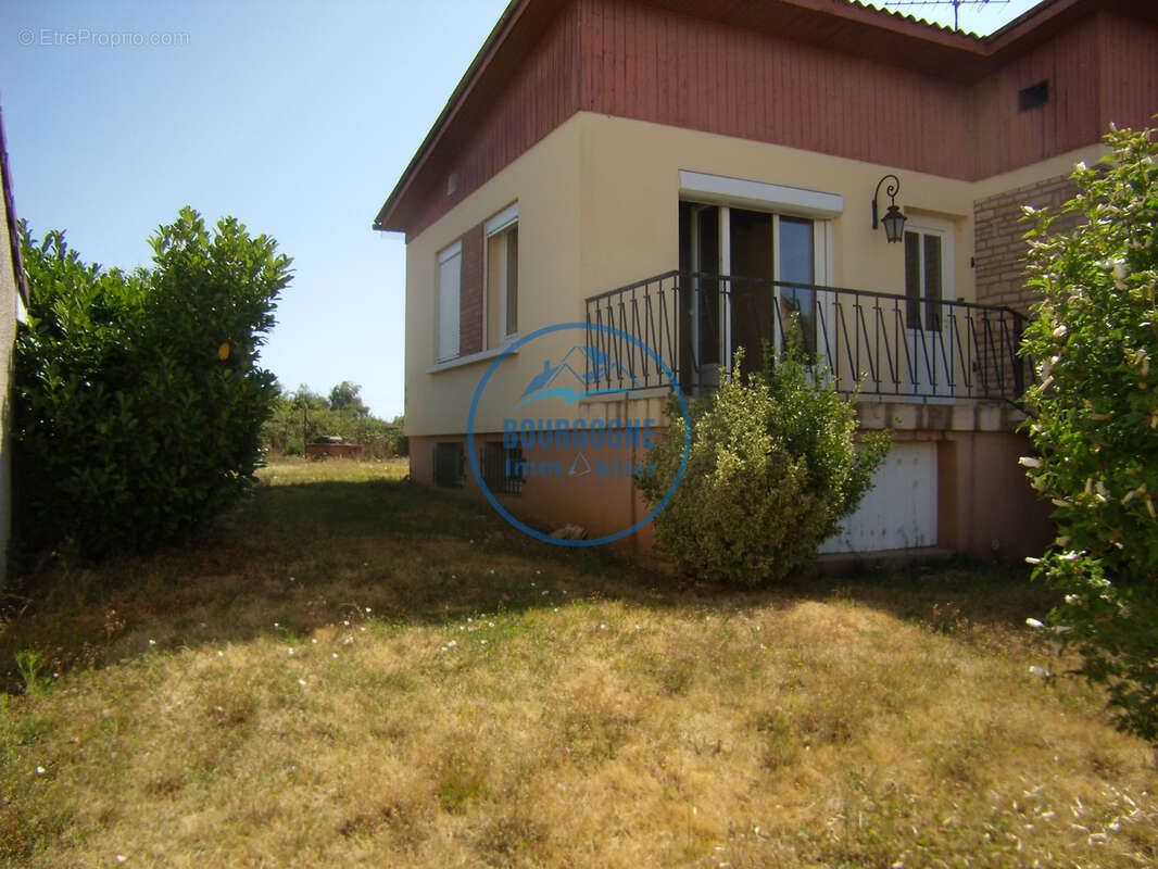 Varennes le Grand - photo 18