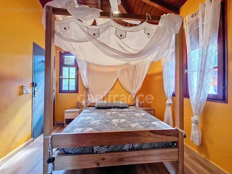 Dpt Guadeloupe (971), à vendre SAINT-FRANCOIS, villa 3 suites avec piscine et jacuzzi - photo 9