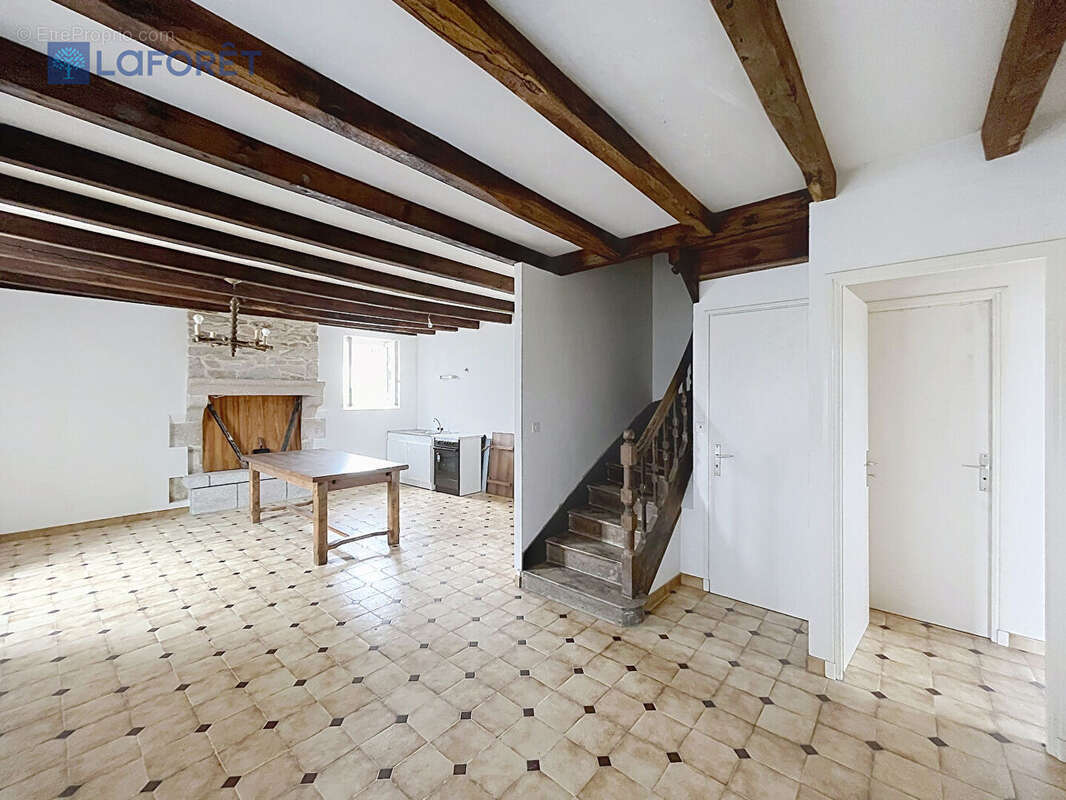 Maison à LA CHAPELLE-NEUVE