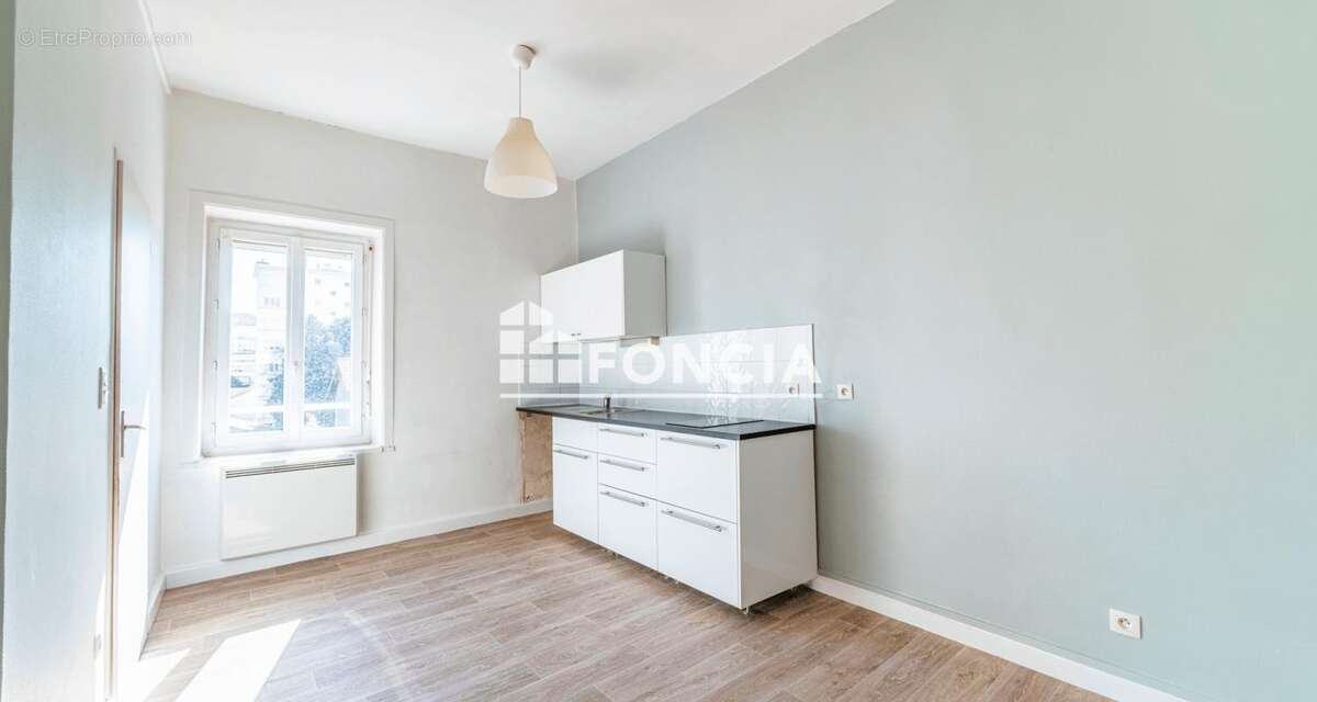 Appartement à LYON-8E