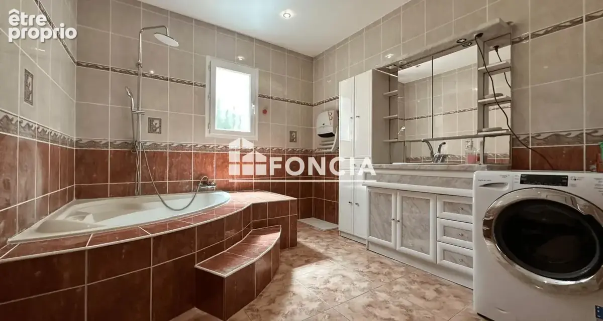ROCHEFORT DU GARD-VILLA RECENTE sur 1500m2 de terrain avec piscine - photo 8