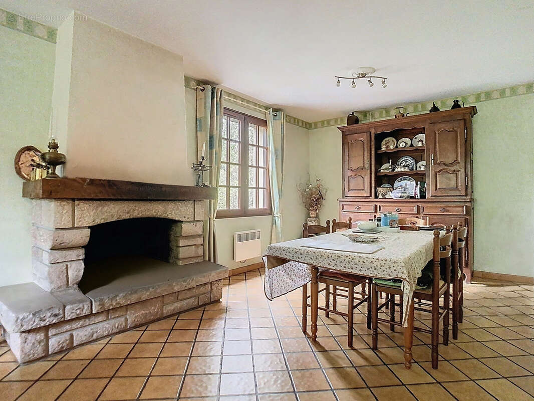 Maison à SAINT-SAUVEUR-LE-VICOMTE