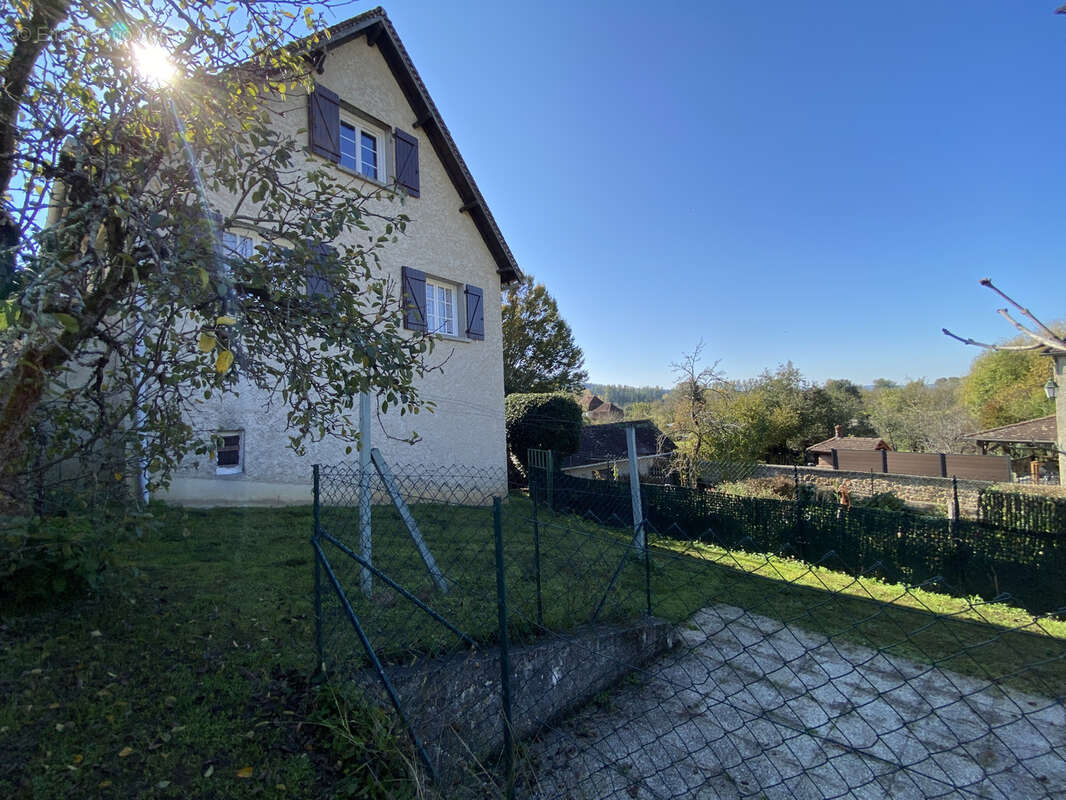 Maison à GAGNAC-SUR-CERE