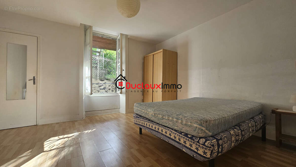 AURILLAC - Quartier très recherché - Immeuble en MONOPROPRIETE - photo 4