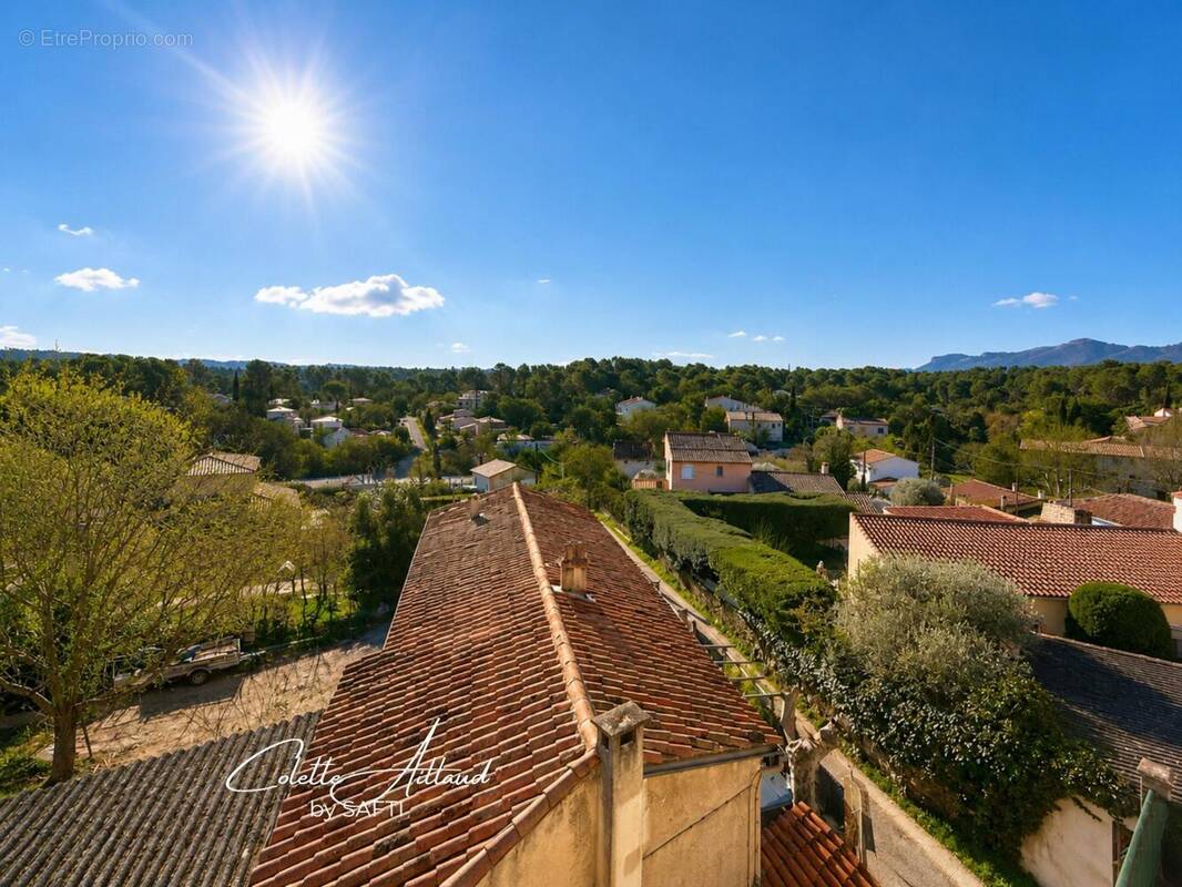 Photo 1 - Maison à GREASQUE