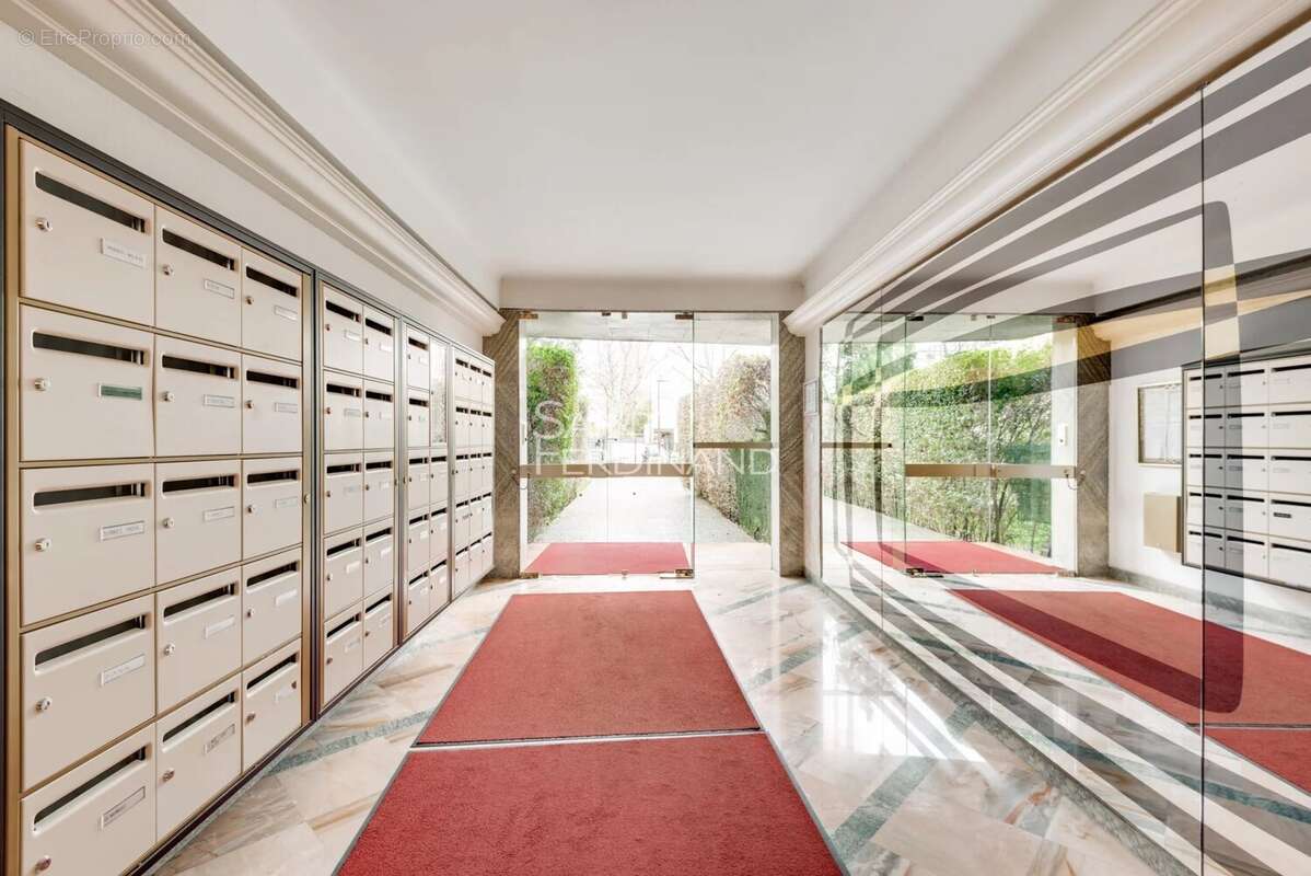 Appartement à NEUILLY-SUR-SEINE