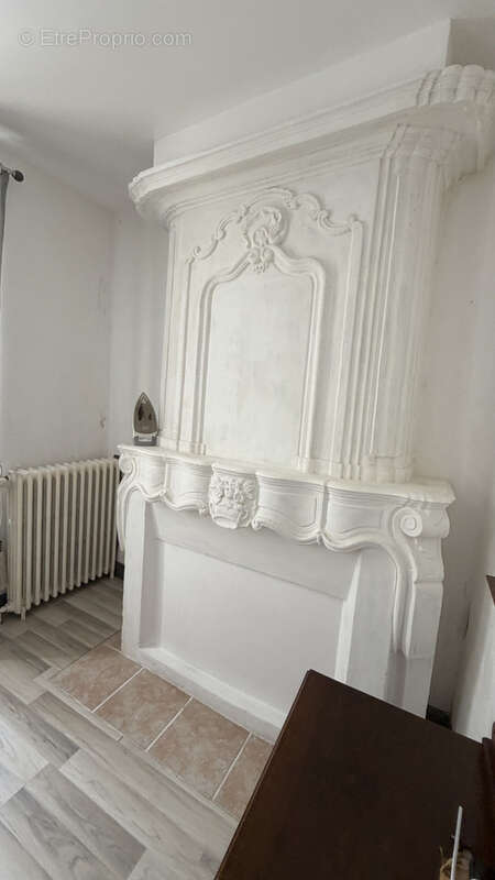 Maison à SAINT-JEAN-D'ANGELY