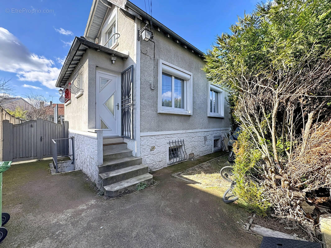 Maison à PARAY-VIEILLE-POSTE