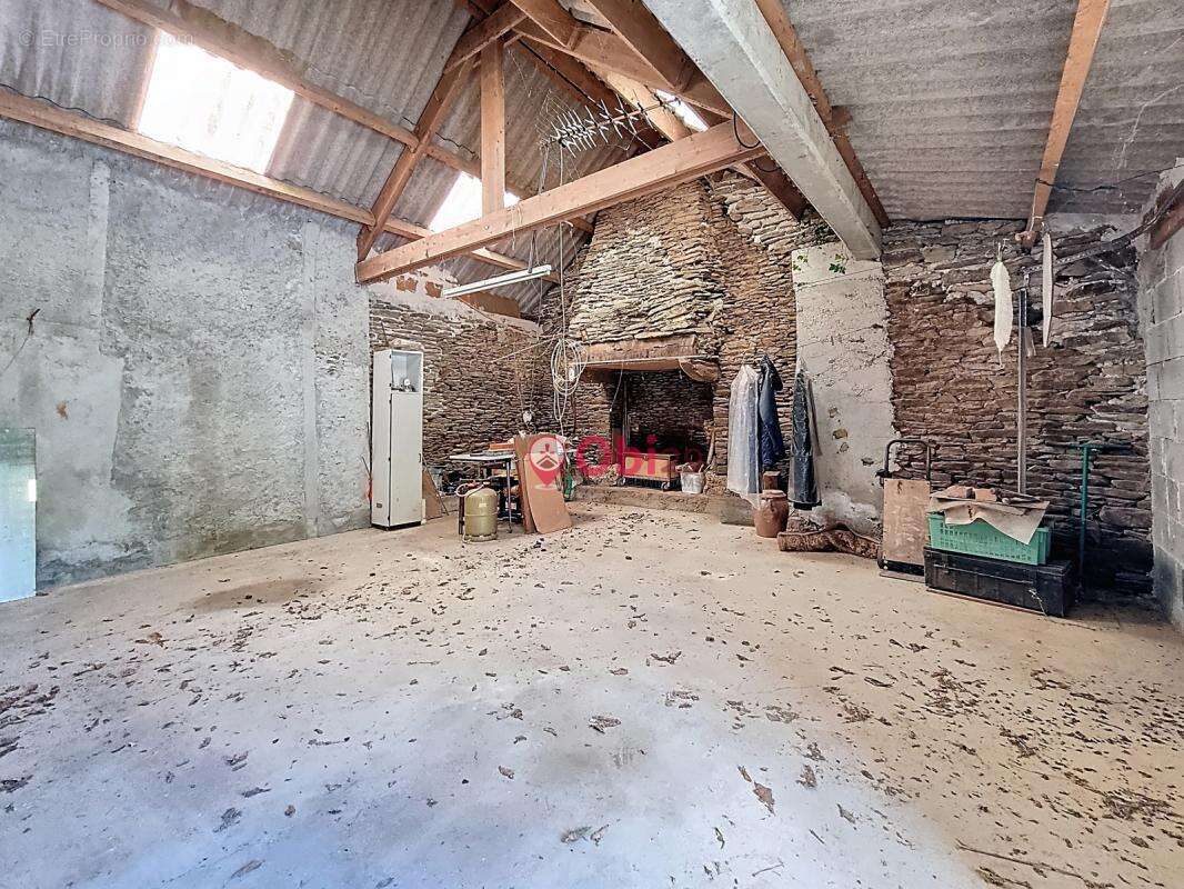 Maison à CHATEAUNEUF-DU-FAOU