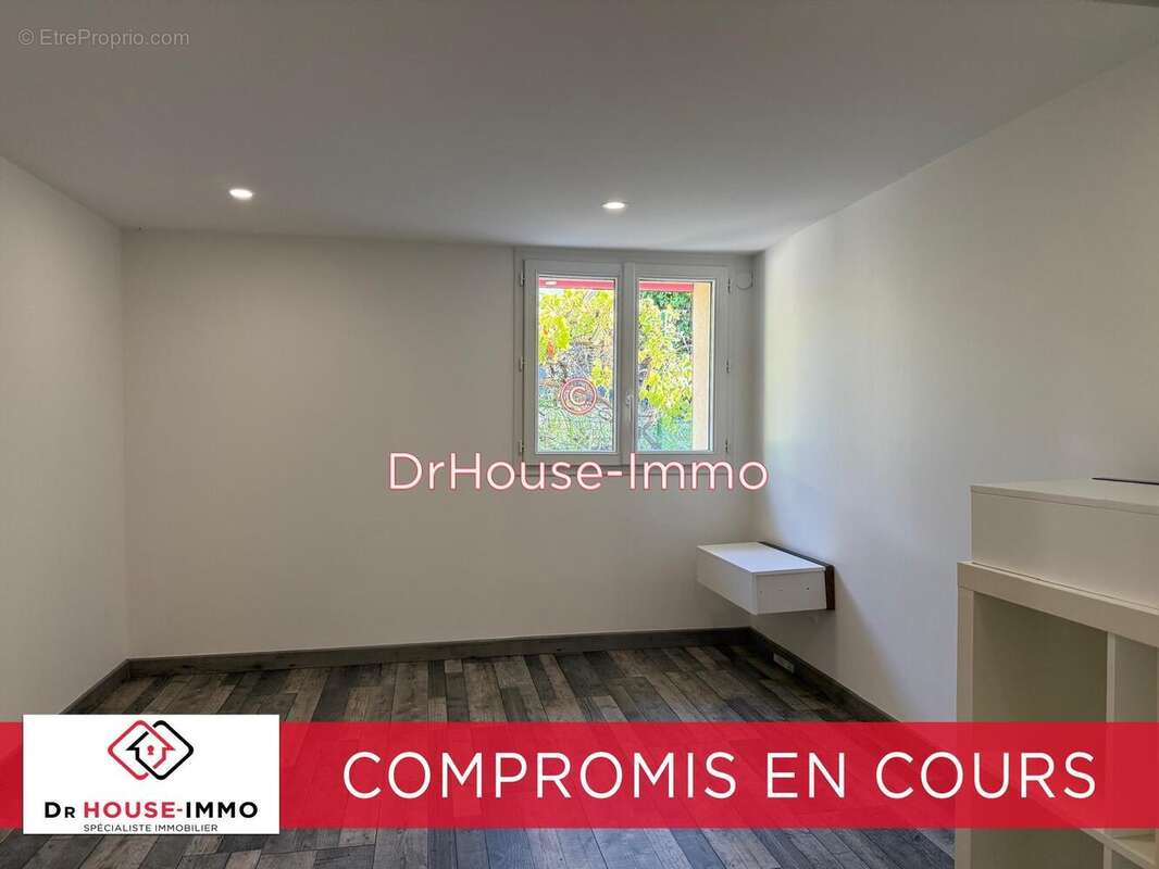 Maison à SAINT-VICTORET