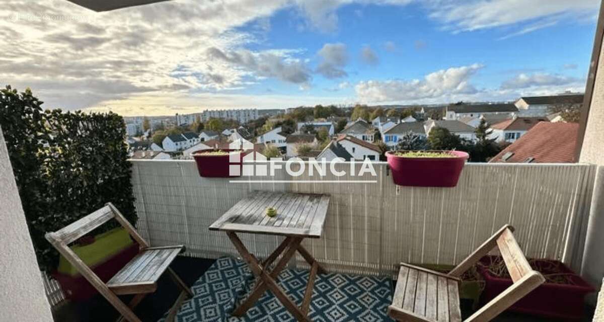 Appartement à FRESNES