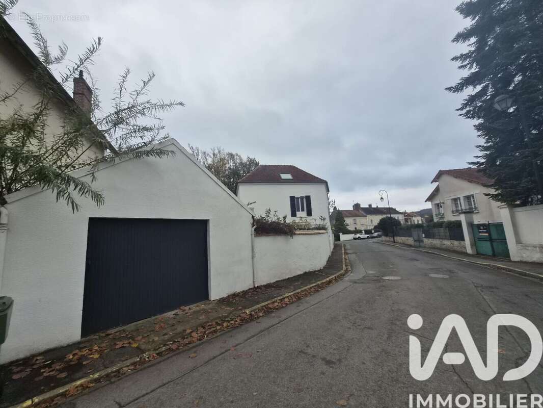 Photo 2 - Maison à LA FERTE-SOUS-JOUARRE