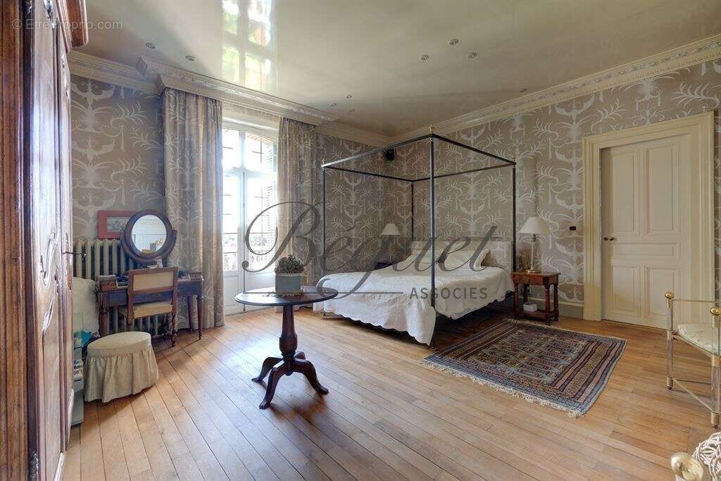 Vernou sur Brenne, 37210, Maison 340 m2, Maison de gardien et 2 gites 160 m2, 8 chambres, piscine, p - photo 15