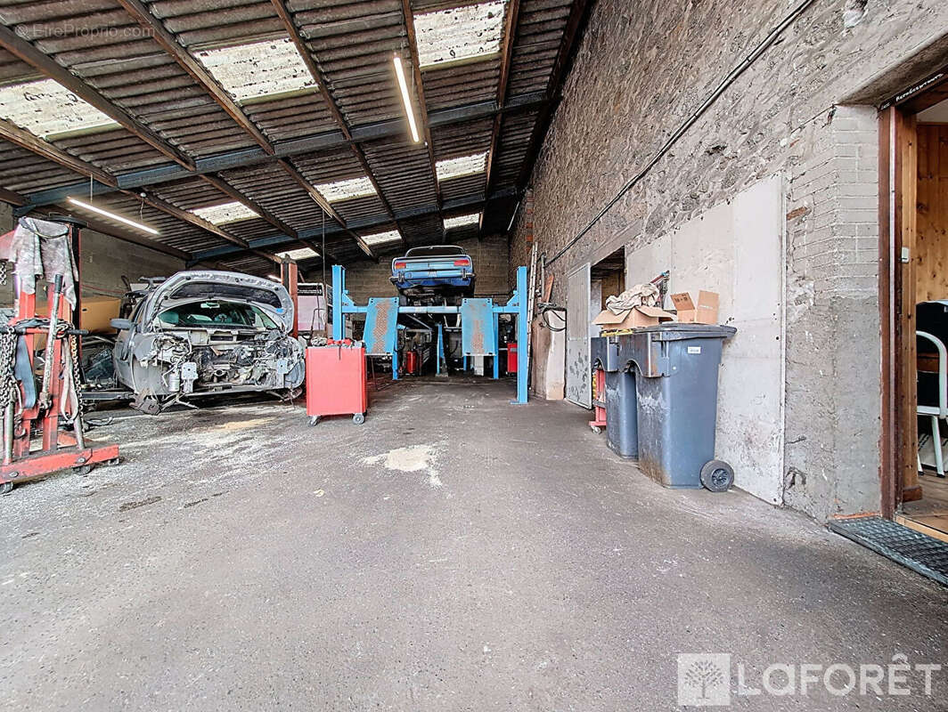 Commerce à LES CERQUEUX