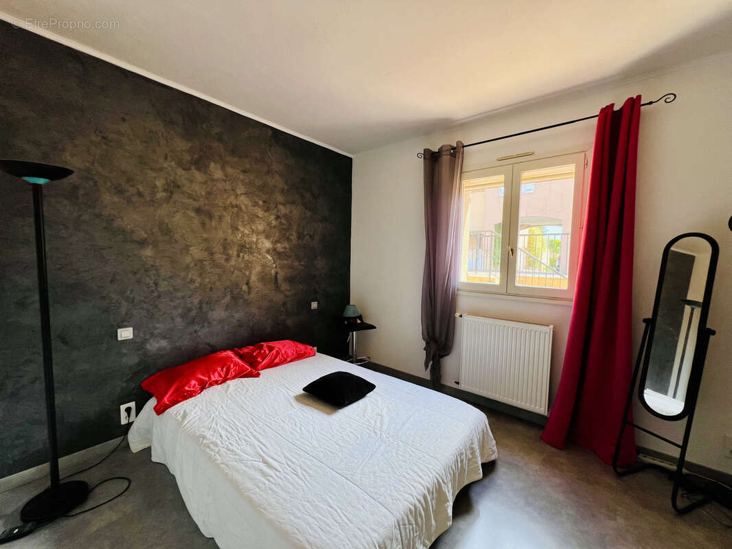 Maison à SAINT-LAURENT-DU-VAR