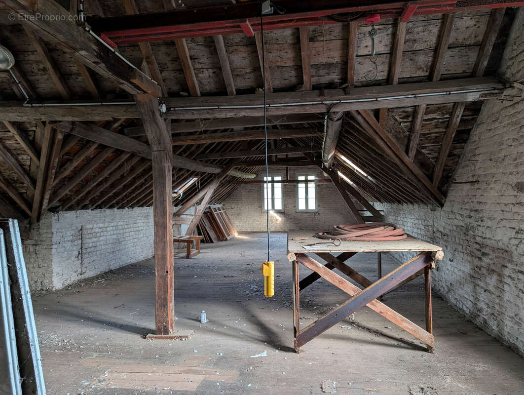 Maison à MONCHAUX-SUR-ECAILLON