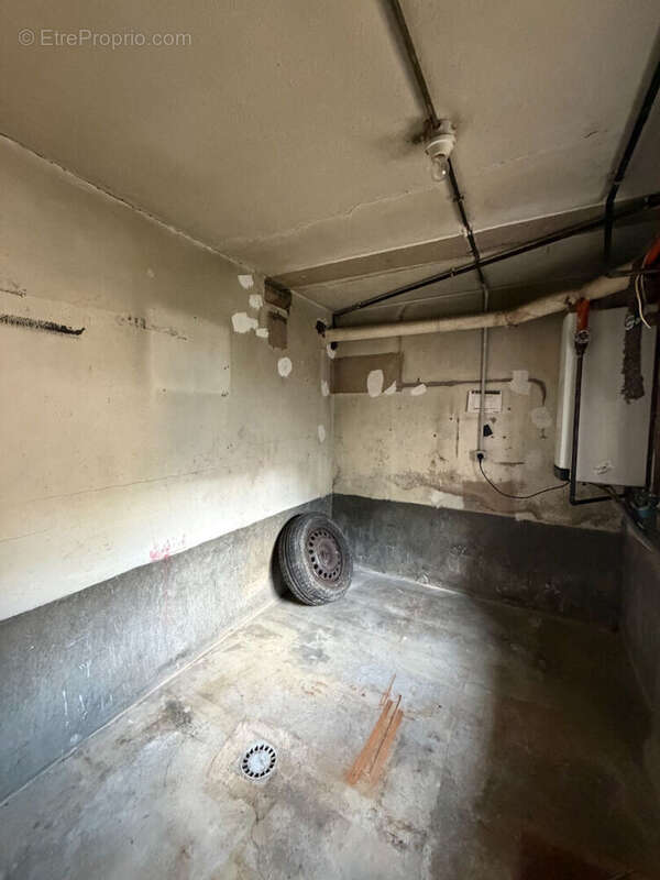 À vendre , garage double / box fermé,  nancy rue du charmois - photo 4
