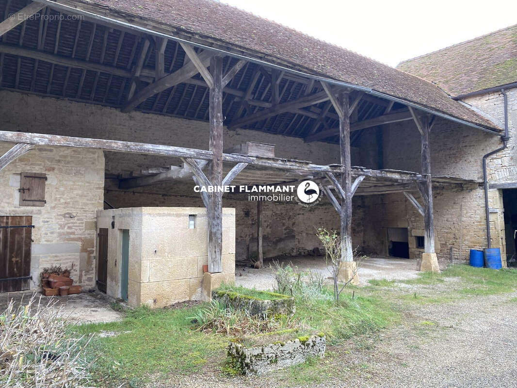 Maison à BAIGNEUX-LES-JUIFS