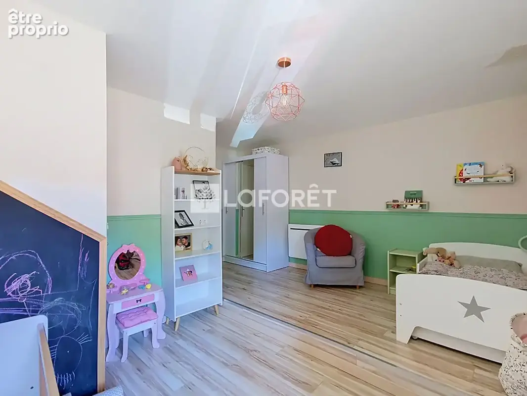 Maison/Appartement Sainte Euphemie 7 pièce(s) 145 m2 plus dépendances - photo 5