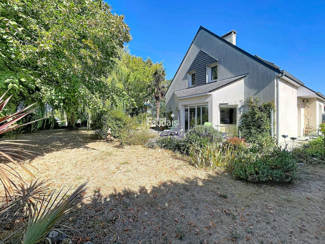 Maison 216 m² à Gouville-Sur-Mer  - photo 2