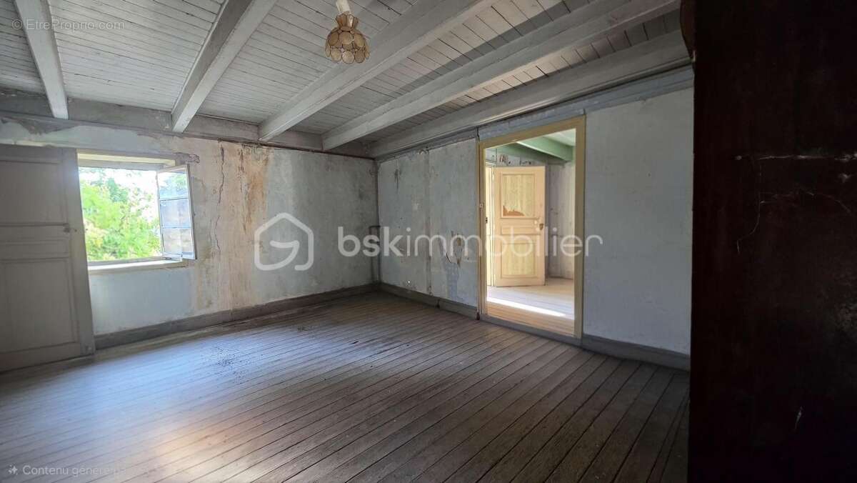 Superbe opportunité, maison de bourg à rénover, 4 chambres, grenier aménageable, terrain - photo 11