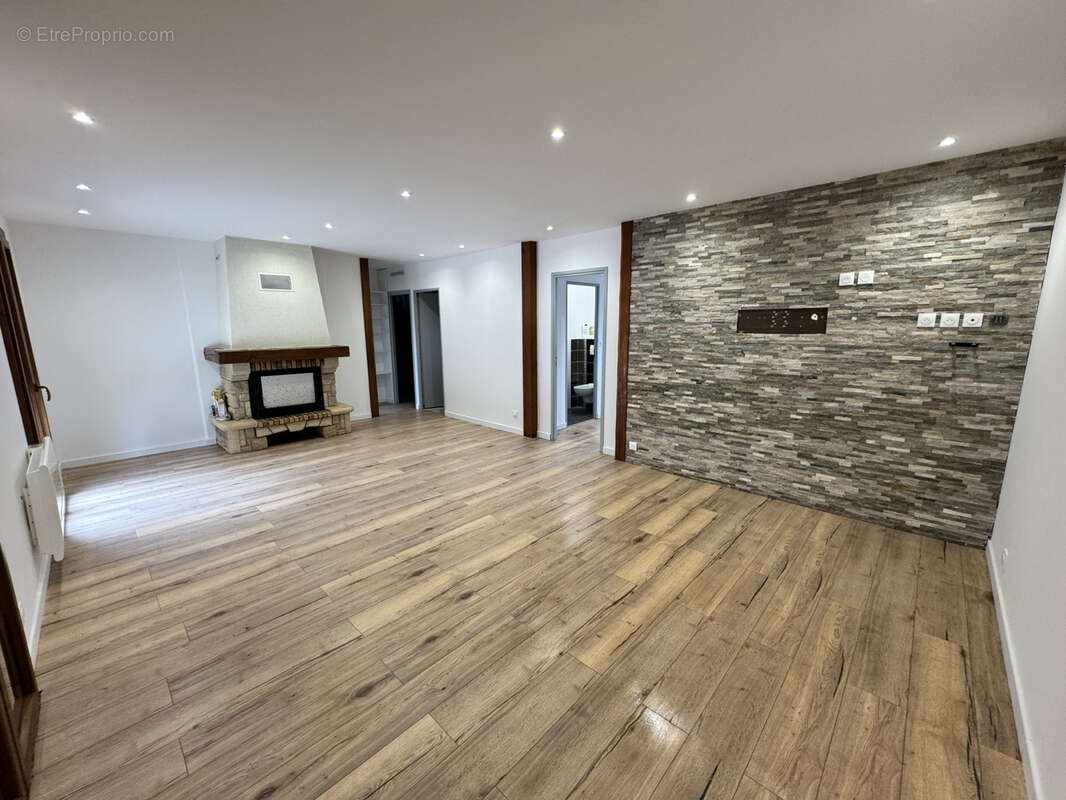 Maison à IVRY-LA-BATAILLE