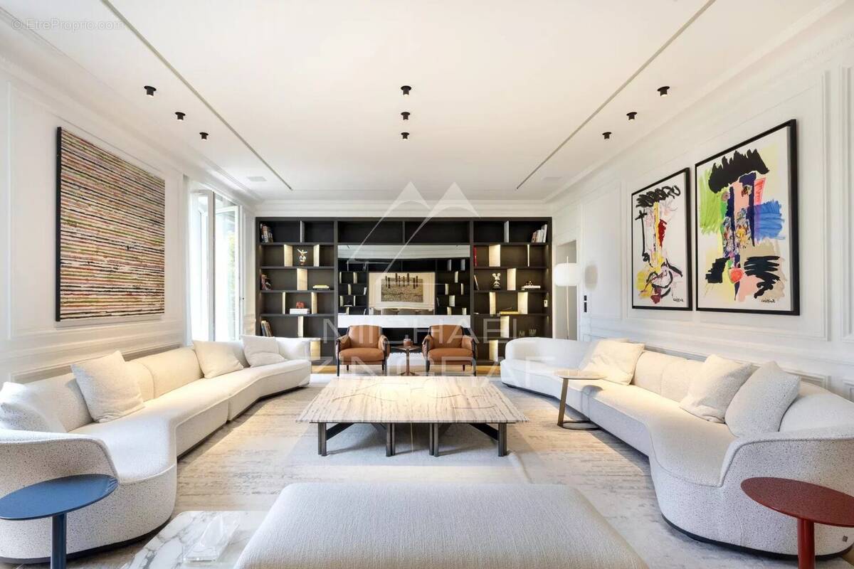 Appartement à PARIS-7E