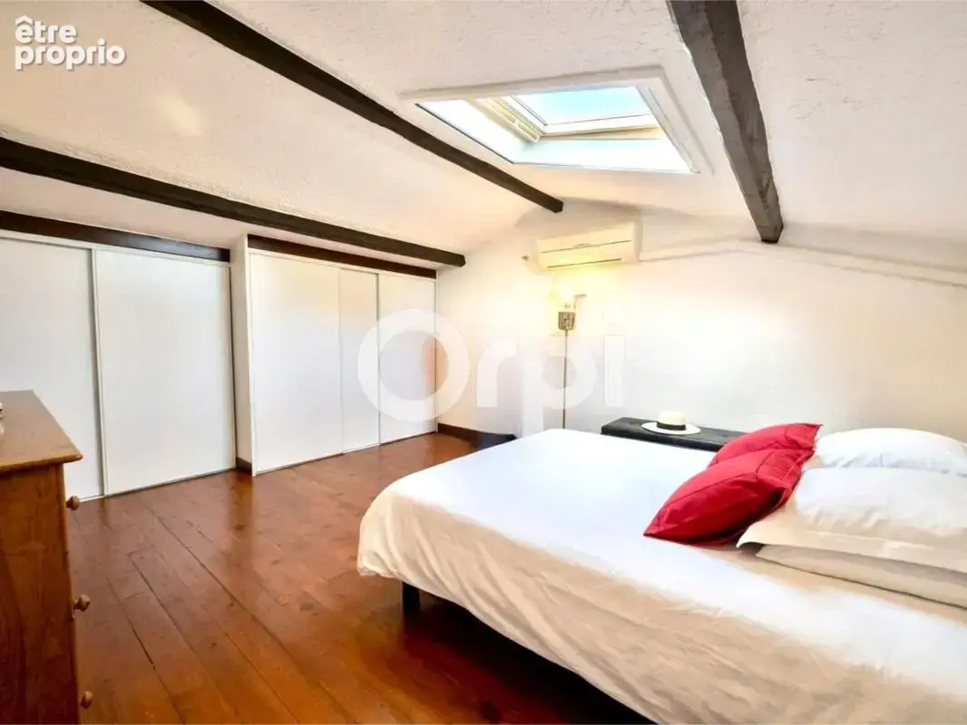 Logement avec terrasse - parking privé et cave - piscine / résidence sécurisée - photo 8