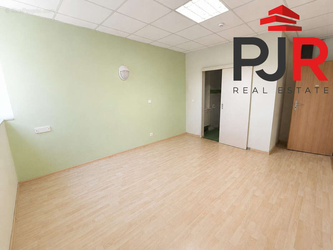 Commerce 1066 m² à Epinal  - photo 4