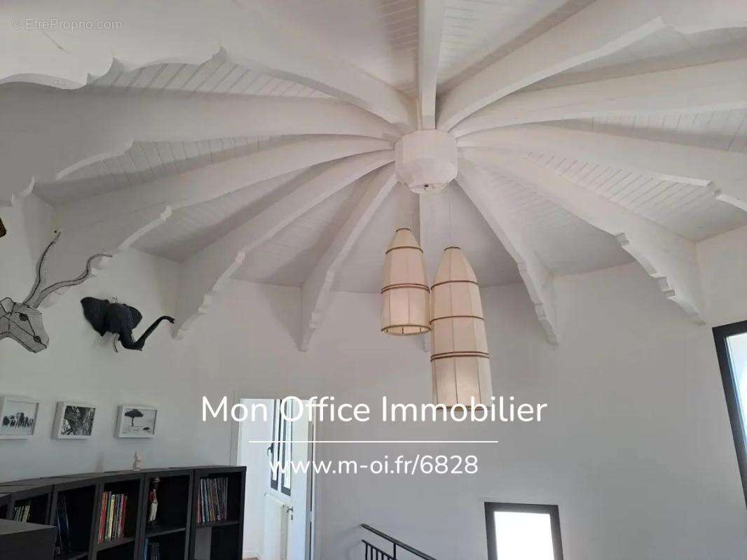 Référence : 6828-VCL. - Maison avec 6 chambres dont studio indépendant - Jardin paysager piscine garage - 13 100 AIX - photo 21