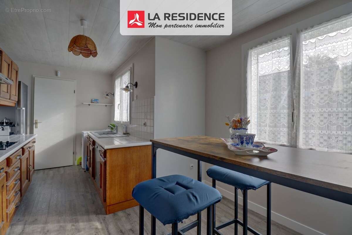 Maison à NEAUPHLE-LE-CHATEAU