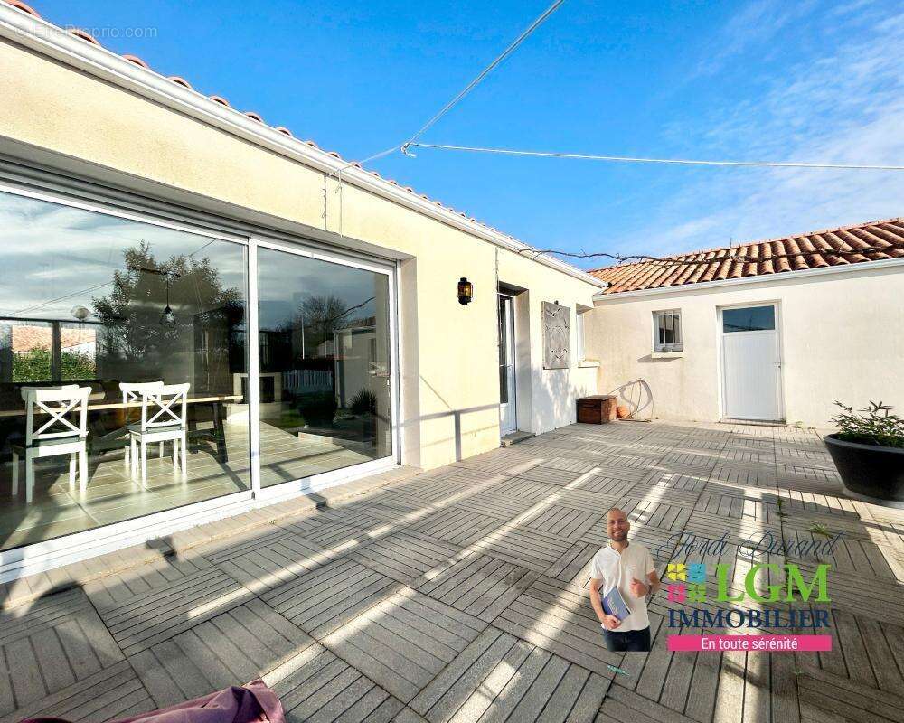 NESMY – Maison familiale lumineuse avec grand jardin et double garage - photo 3